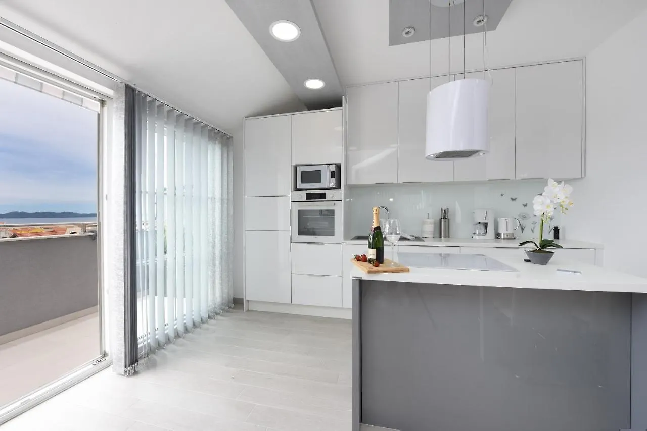Deluxe Apartman Korina&Ramona Zadar 3*,